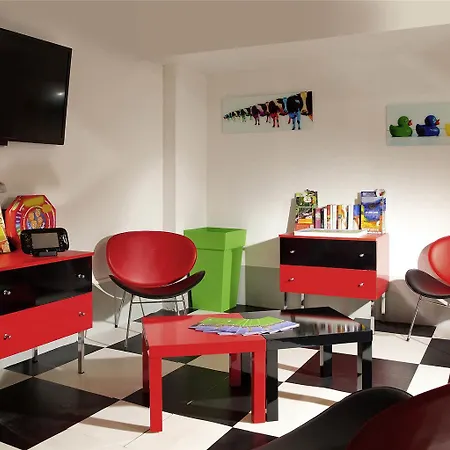 Ibis Styles Centre 3*